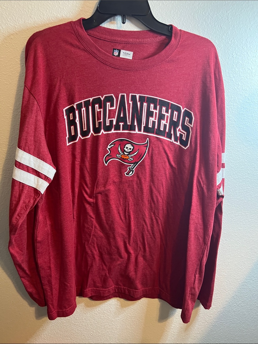 Buccaneers Long-Sleeve Team Tee - Red